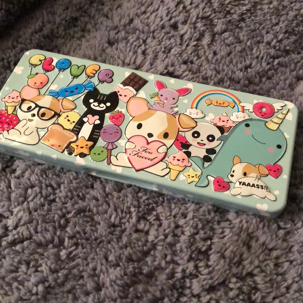 Too Faced clover palette